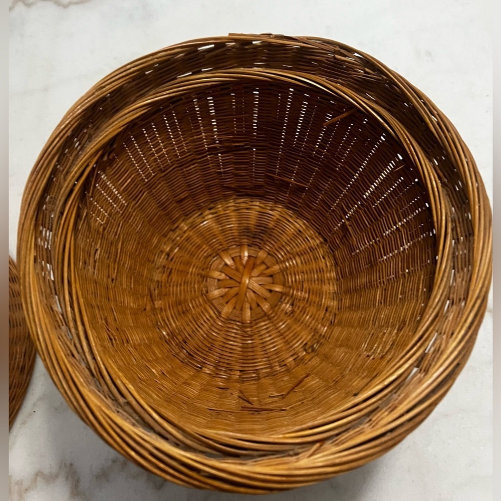 Vintage Chicken Folk Art Wicker Wood Bamboo Lidded Egg Basket Handwoven 1960’s - Picture 4 of 10